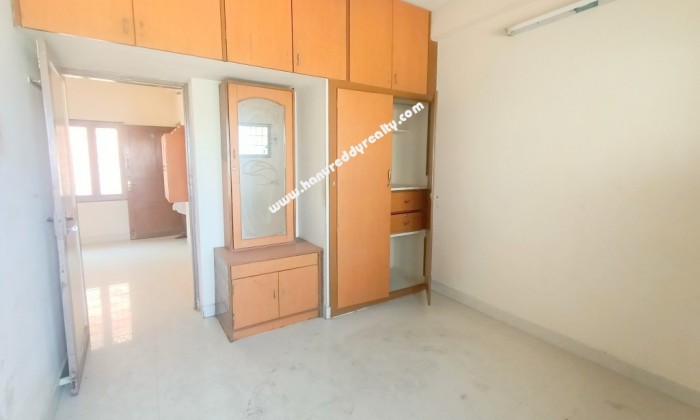 2 BHK Flat for Sale in Palavakkam